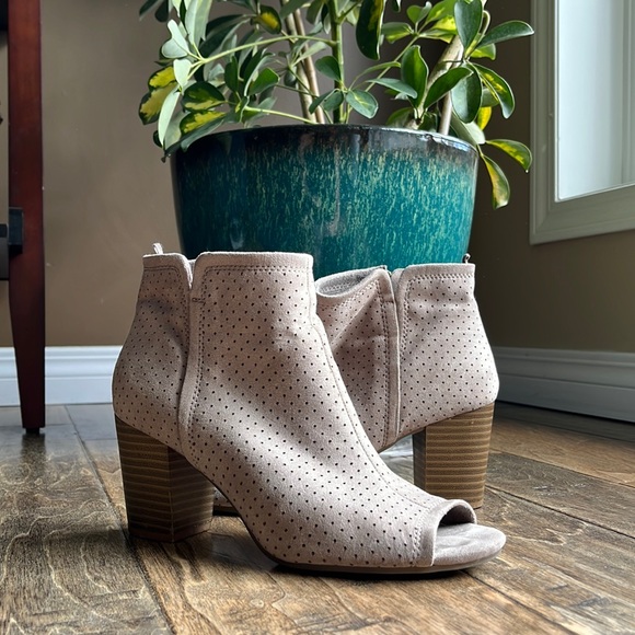 Taupe peep toe booties - Picture 1 of 3